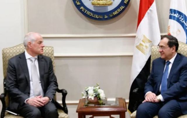 وزير البترول مع سفير أستراليا 