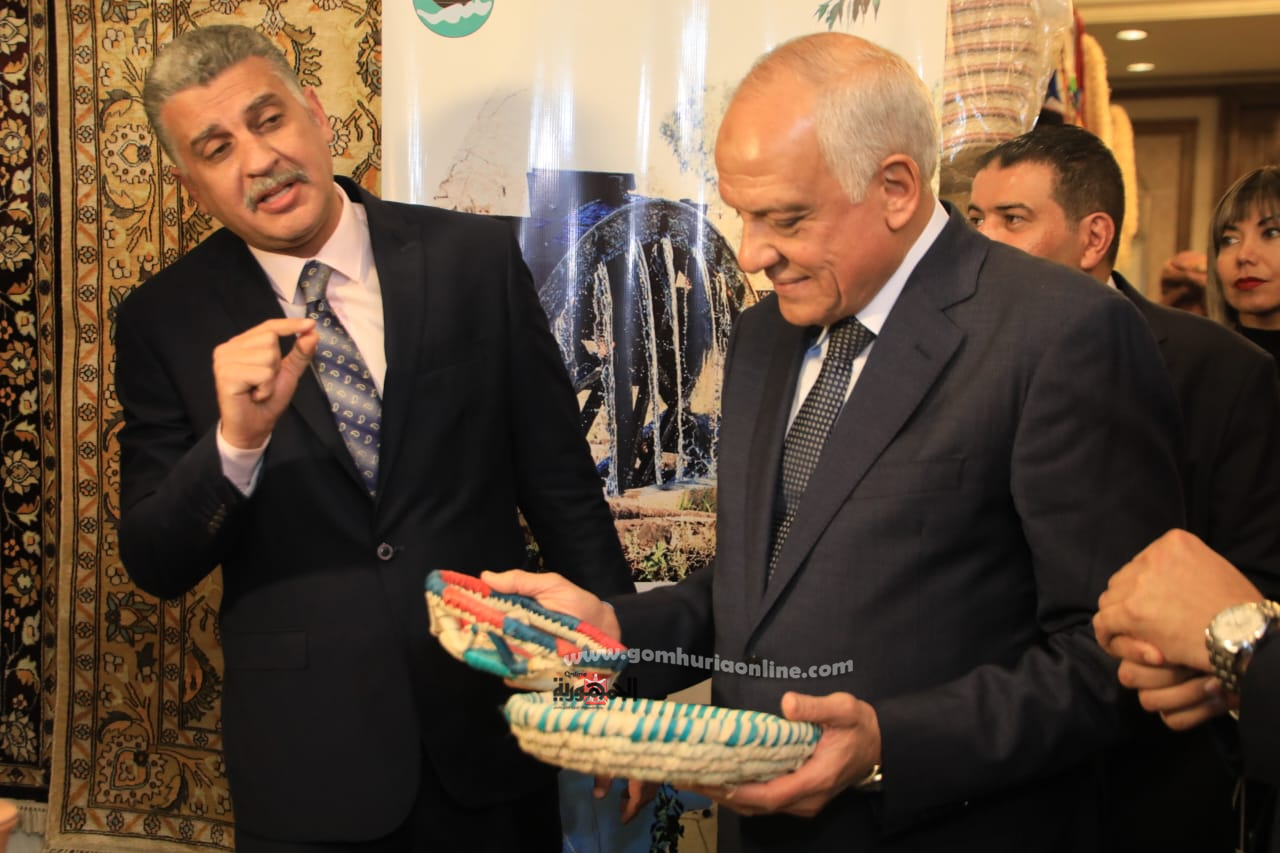 المحافظ يفتتح معرض الجيزة الثاني للحرف التراثية والمنتجات اليدوية