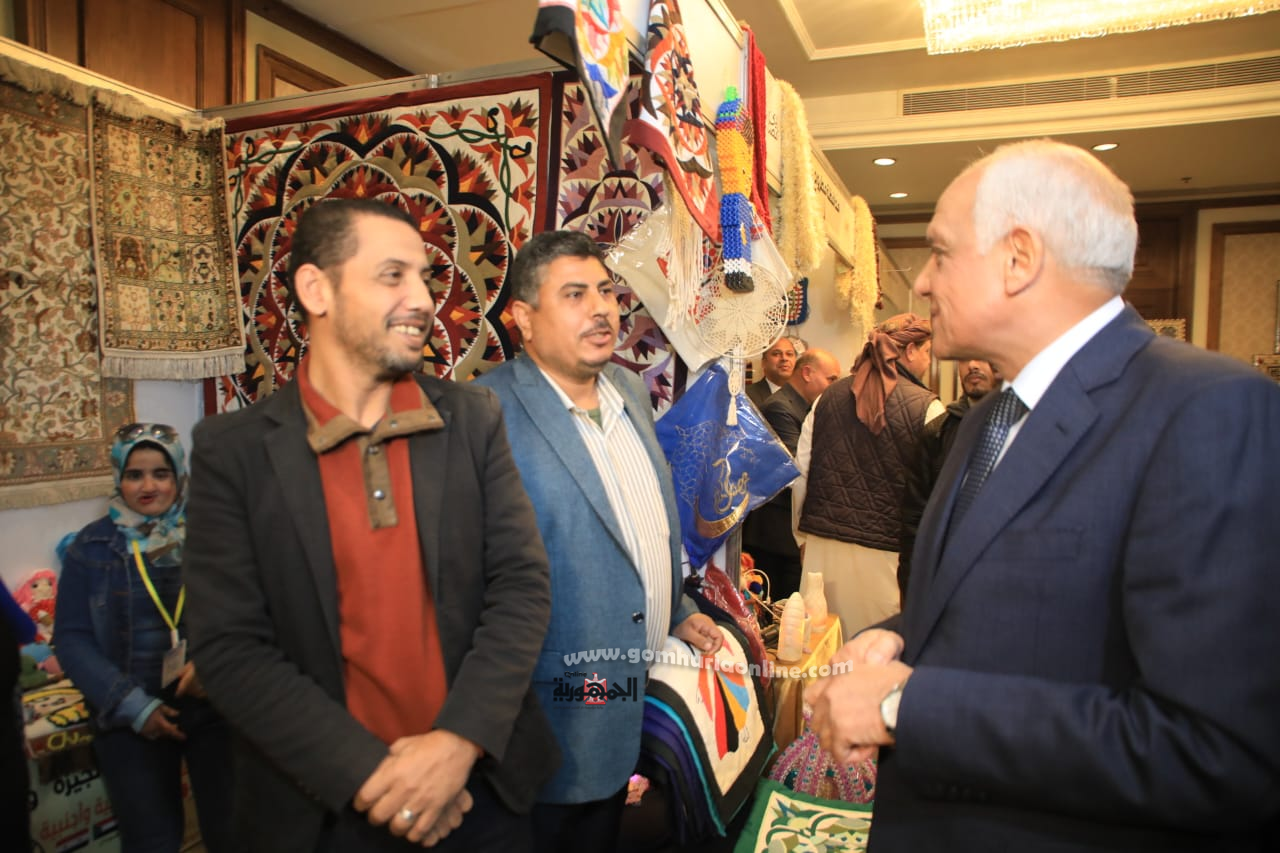 المحافظ يفتتح معرض الجيزة الثاني للحرف التراثية والمنتجات اليدوية