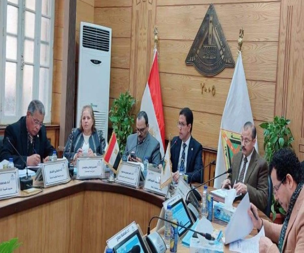 رئيس جامعة بنها يوجه بتنظيم رحلات سياحية تعليمية للطلاب الوافدين لتعريفهم بالثقافة المصرية