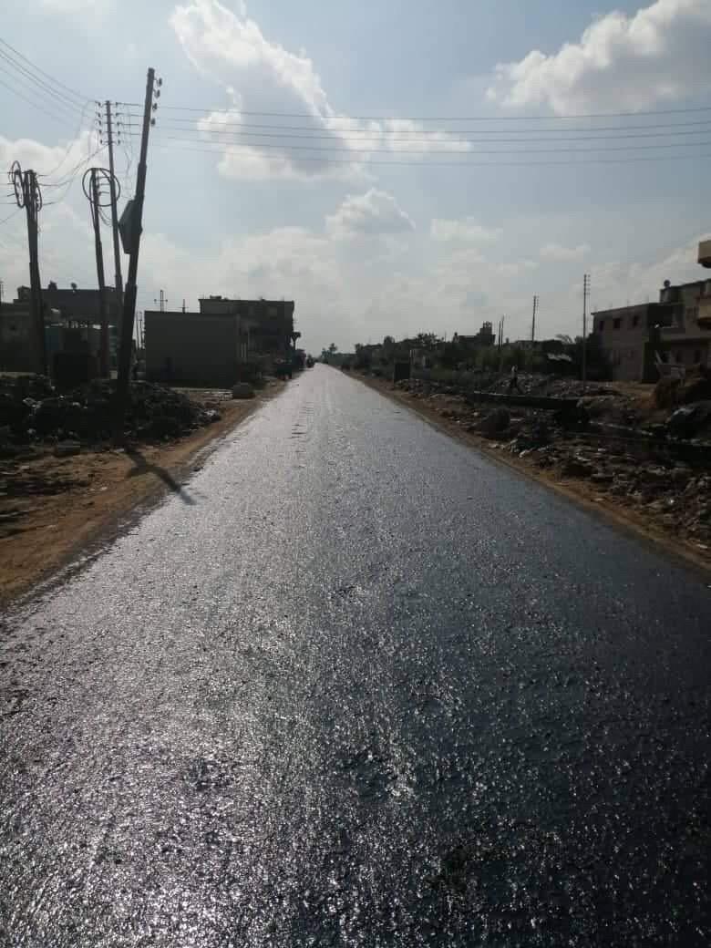 محافظ البحيرة: أعمال رصف الطرق وأعمال التكاسى بتكلفة 5 مليون و 360 ألف جنية