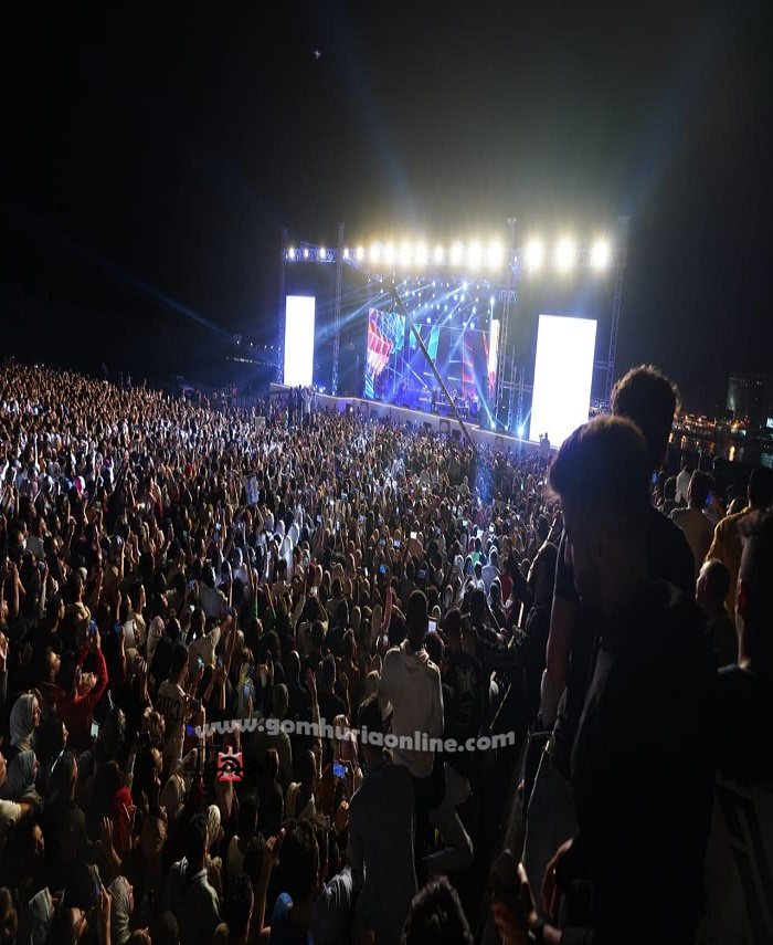 رغم الأمطار.. محمد حماقي يبهر الحضور في أقوي حفلات الإسكندرية.. صور 