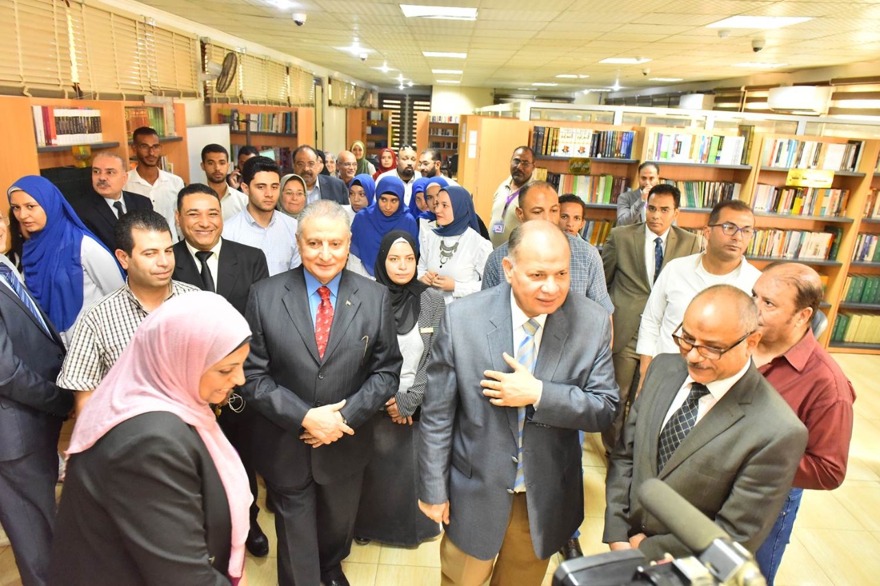 محافظ أسيوط والسفير رضا الطايفي يفتتحان فرع مكتبة مصر العامة 
