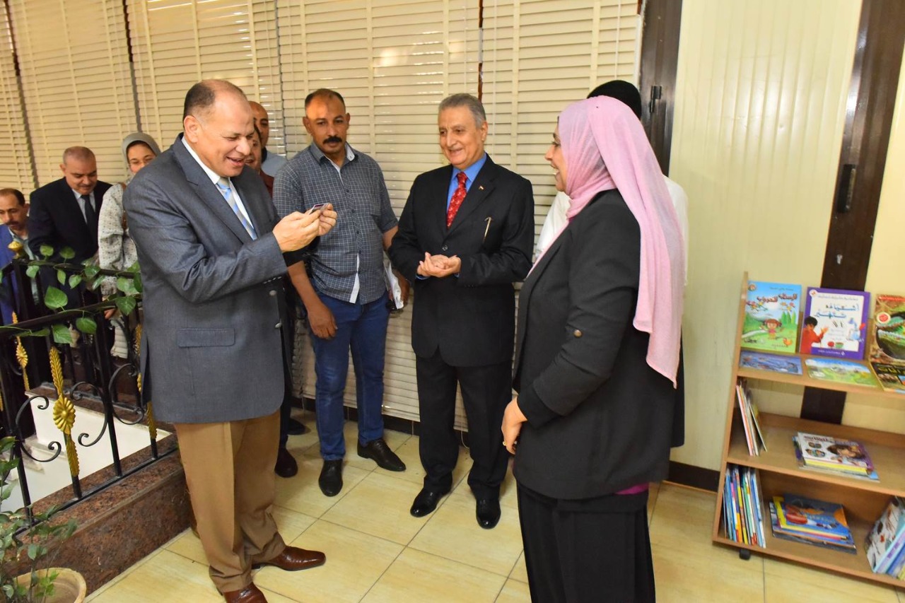 محافظ أسيوط والسفير رضا الطايفي يفتتحان فرع مكتبة مصر العامة 