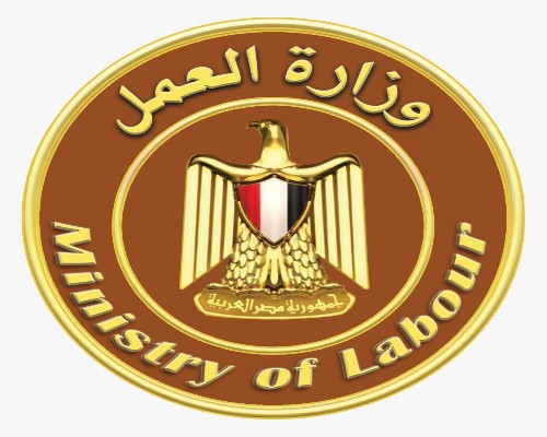 وزير العمل   حسن شحاتة