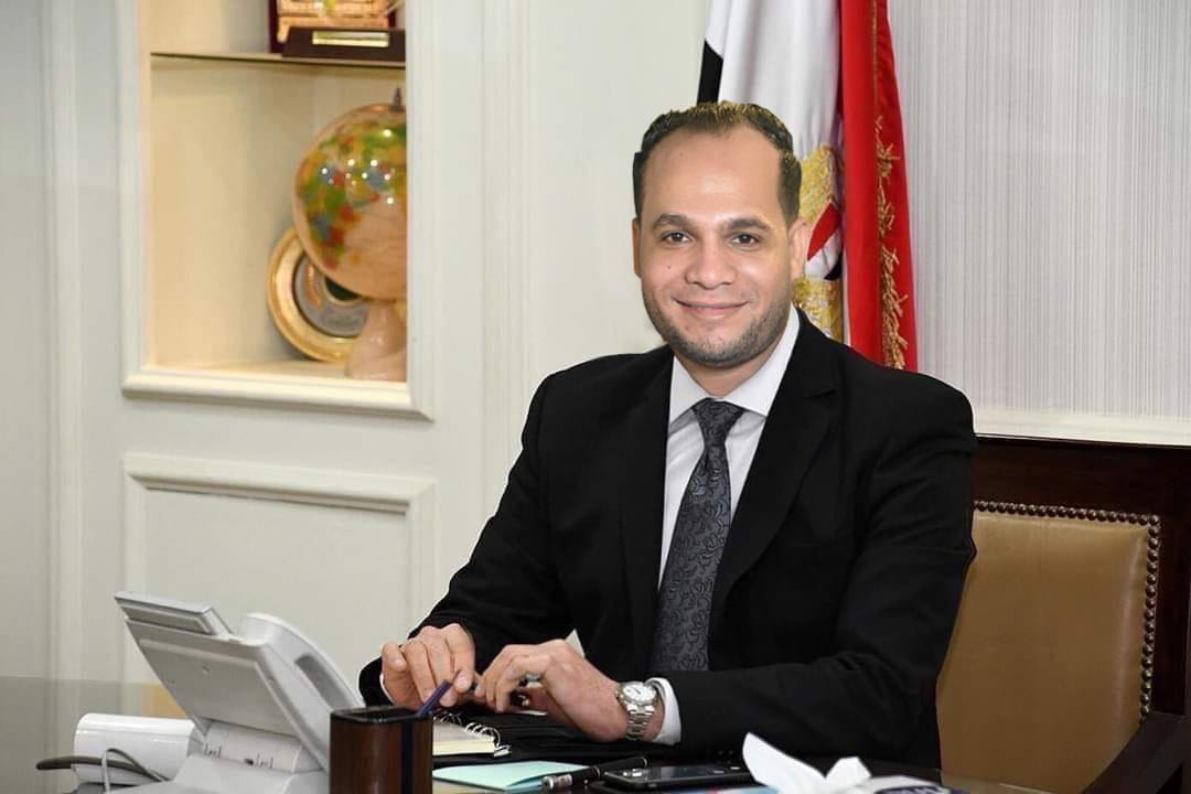 مصطفى النقيب الخبير في الشؤون السياسية والاقتصادية