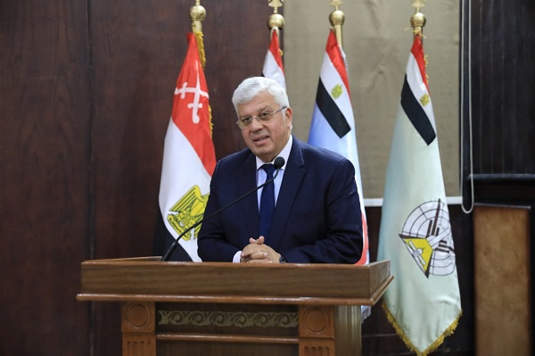 الدكتور ايمن عاشور