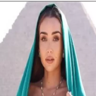 هنا الزاهد 