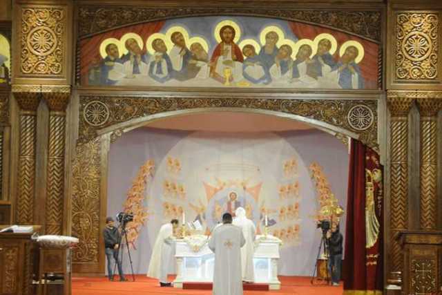 14 صورة تحكي تاريخ أكبر كاتدرائية بالشرق الأوسط