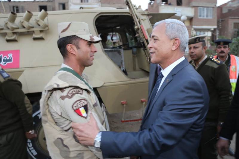 محافظ المنوفية يتفقد الحالة الأمنية بالكنائس ويقدم التهنئة بالعام الجديد.. صور