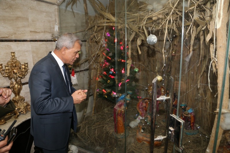 محافظ المنوفية يتفقد الحالة الأمنية بالكنائس ويقدم التهنئة بالعام الجديد.. صور