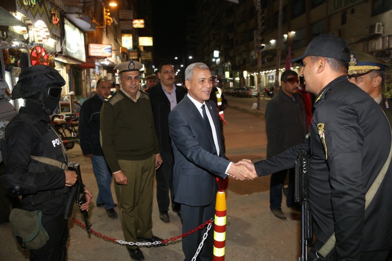 محافظ المنوفية يتفقد الحالة الأمنية بالكنائس ويقدم التهنئة بالعام الجديد.. صور