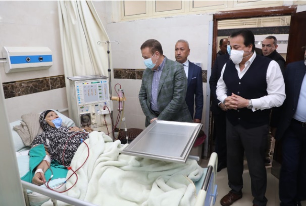 وزير الصحة خلال زيارته محافظة المنوفية اليوم