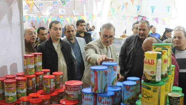محافظ كفرالشيخ يتابع موقف توافر السلع بمعارض 