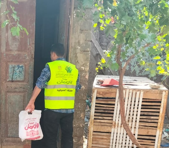 توزيع اللحوم علي الأسرالأولي بالرعاية