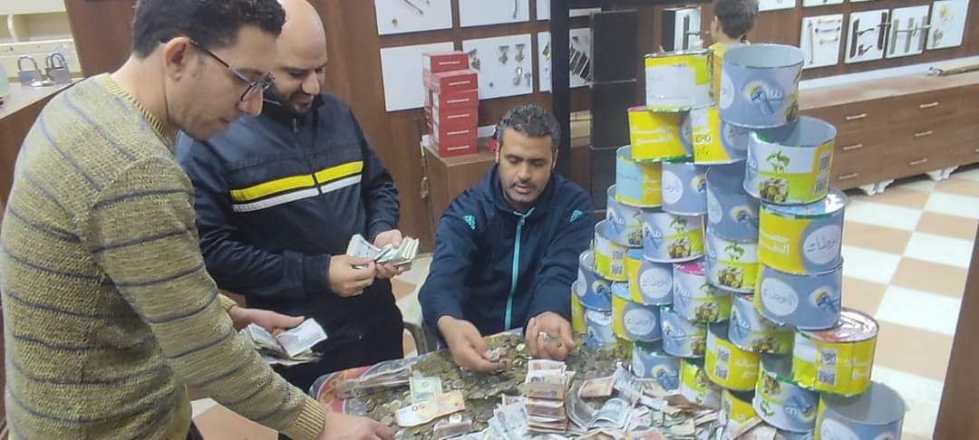 أطفال تلا يجمعون 34 ألف جنيه من حصالتهم لشراء ملابس العيد للبسطاء