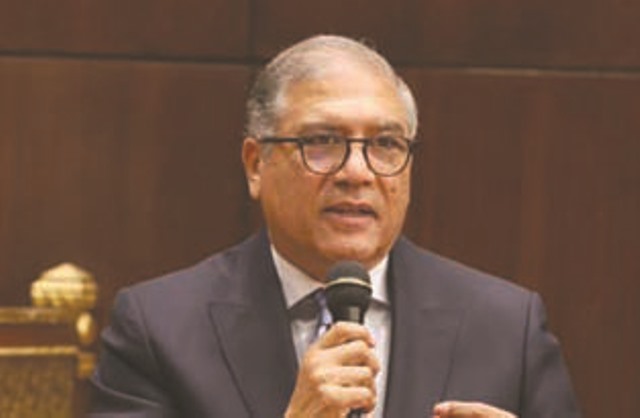 النائب عفت السادات
