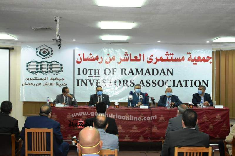  وزيرالقوى العاملة ومحافظ الشرقية يلتقيان مستثمري العاشر للاطمأنان على العمال بالمنشات الصناعية 