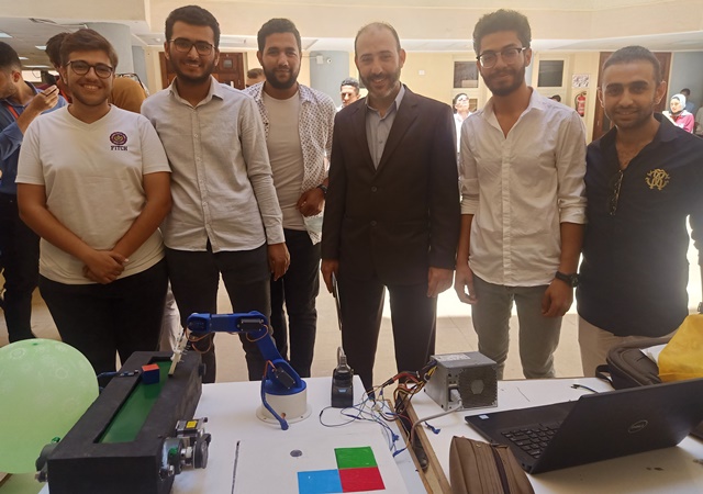 هندسة الجامعة المصرية الروسية تفتتح معرض 