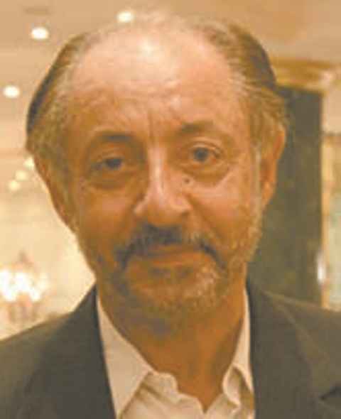 الفنان عبد العزيز مخيون