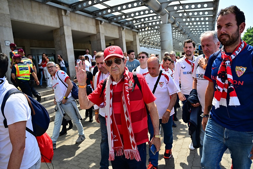 أجواء جماهيرية في بودابست قبل نهائي الدوري الأوروبي - فيديو