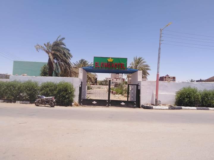 حدائق ومنتزهات الوادى الجديد بدون زوار فى أول أيام عيد الأضحى المبارك.صور