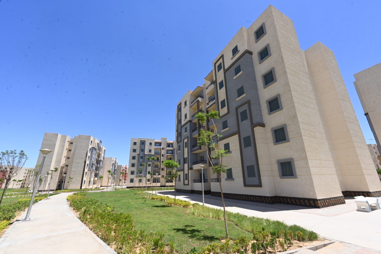 وزير الإسكان توفير وحدات سكنية بأسعار مناسبة لمختلف شرائح المجتمع