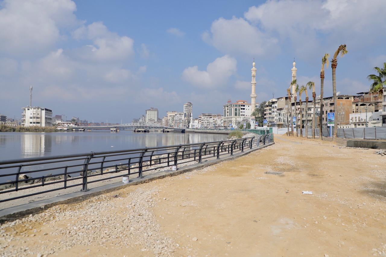 محافظ دمياط تتفقد مشروع تطوير حديقة بنت الشاطئ.صور