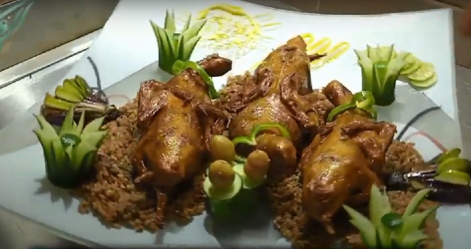 الحمام بسر المطاعم 