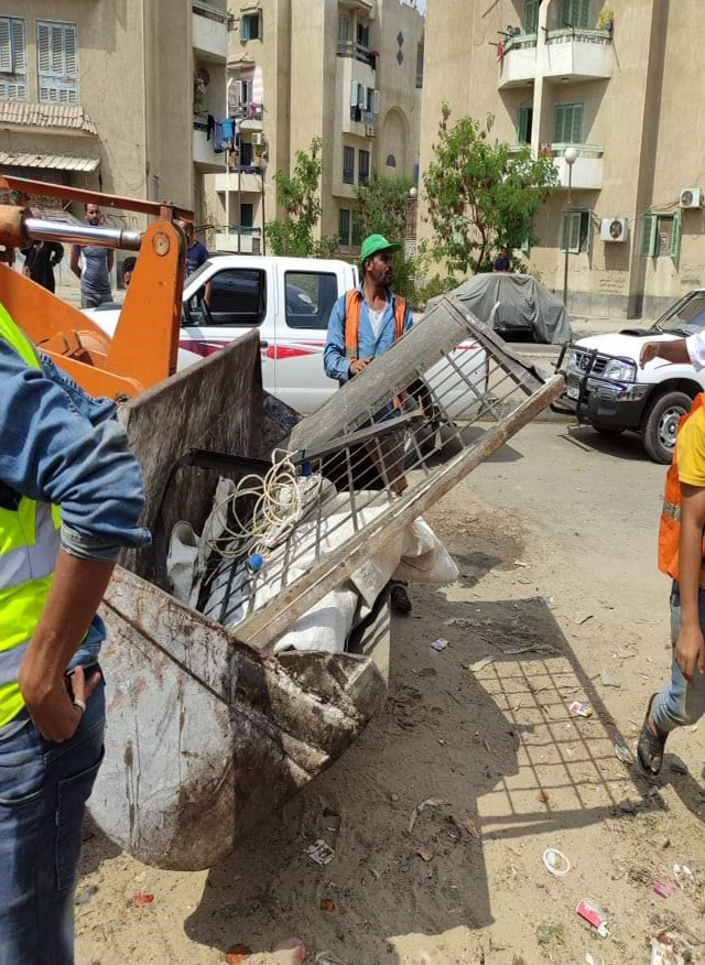 جهاز مدينة العبور ينفذ 441 إزالة ويحرر 62 محضراً بالتعاون مع شرطة المرافق.. بالصور