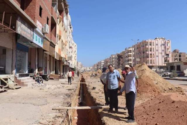 5 مليون جنيه لإحلال وتجديد خط مياه الشرب الرئيسي لمنطقة السلام بالغردقه 