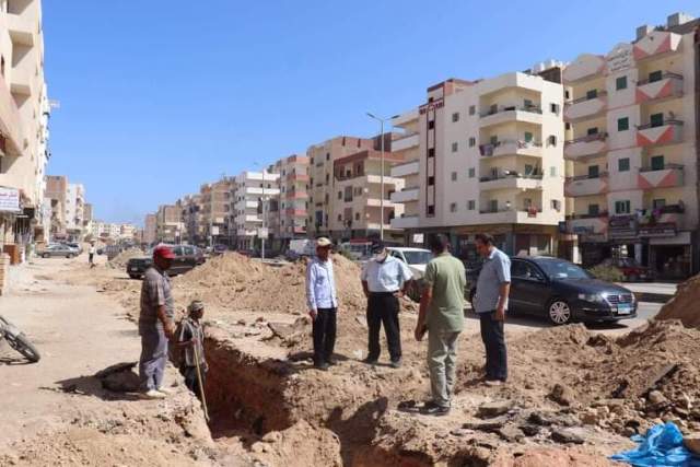 5 مليون جنيه لإحلال وتجديد خط مياه الشرب الرئيسي لمنطقة السلام بالغردقه 