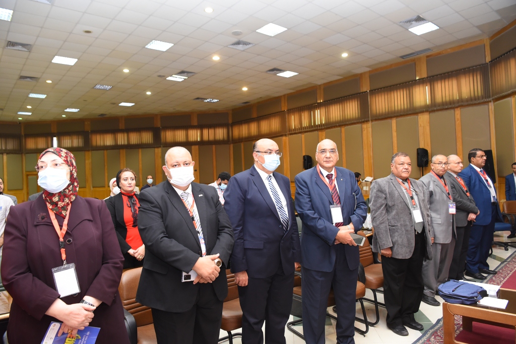 المؤتمر الثامن عشر لطب الأطفال بجامعة أسيوط يحذر من خسائر الأخطاء الطبية