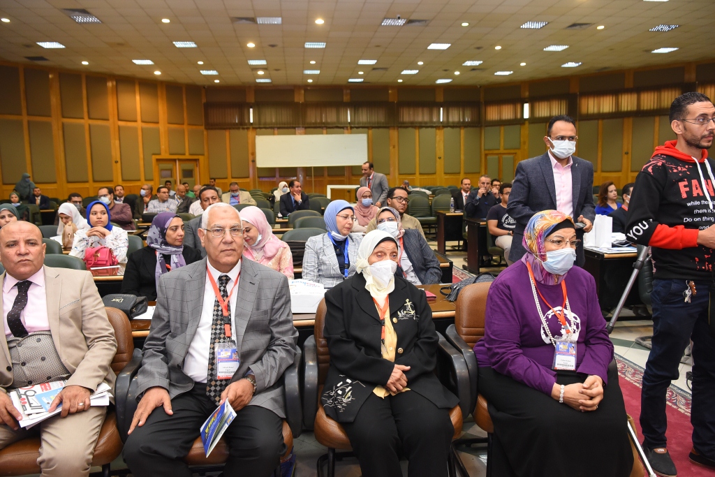 المؤتمر الثامن عشر لطب الأطفال بجامعة أسيوط يحذر من خسائر الأخطاء الطبية
