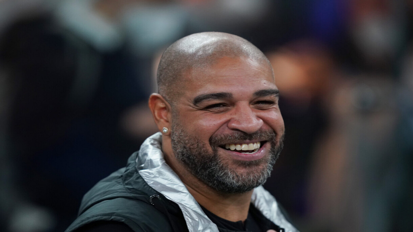 ادريانو نحم منتخب البرازيل السابق