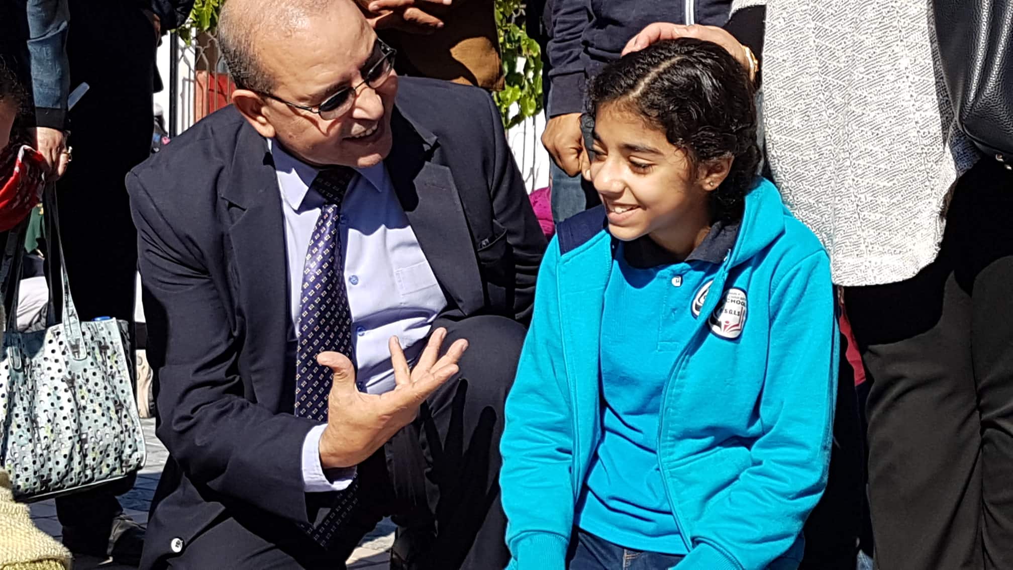 مدير تعليم بورسعيد يشارك الطلاب في مبادرة حب بلدك ..صور