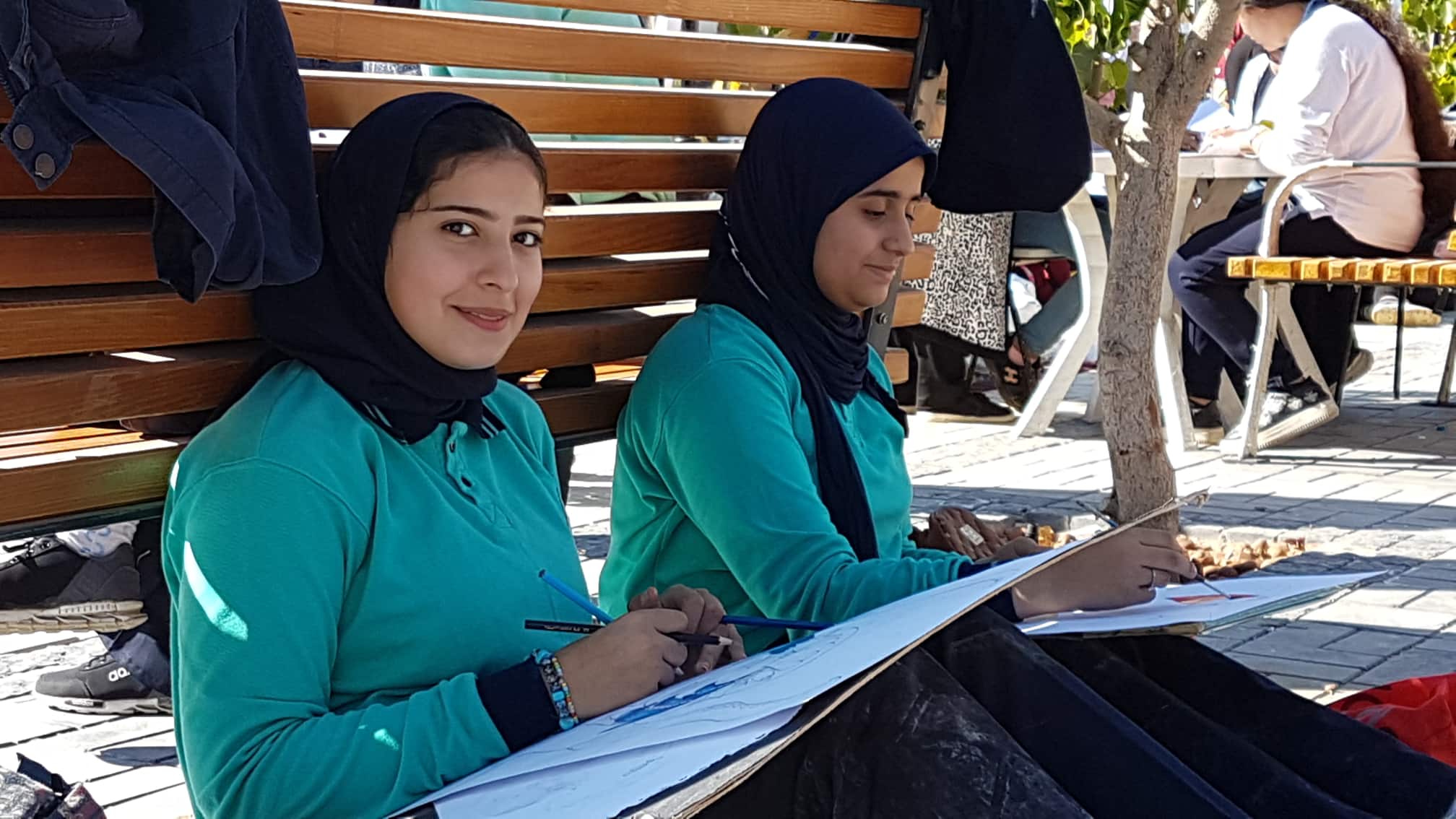 مدير تعليم بورسعيد يشارك الطلاب في مبادرة حب بلدك ..صور