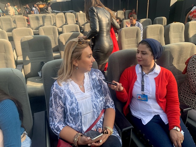 المحررة مع الناقدة لمياء الخولي