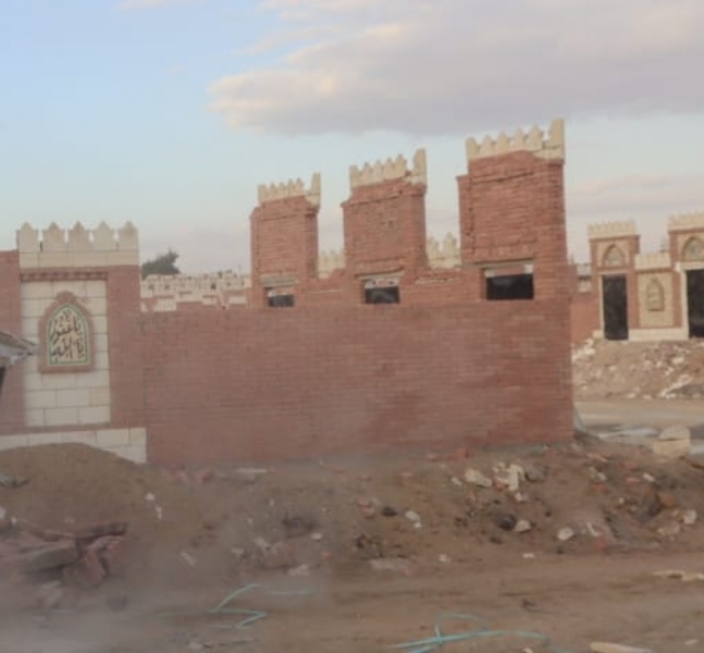 ضبط المتهمين ببيع مقابر مخالفة بالخانكة 