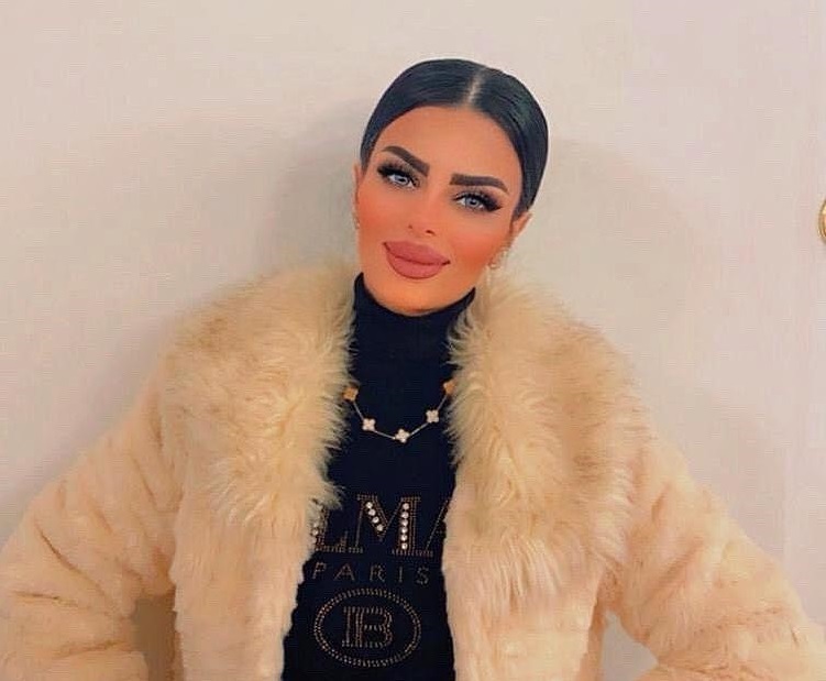 الفنانة تغريد السحار