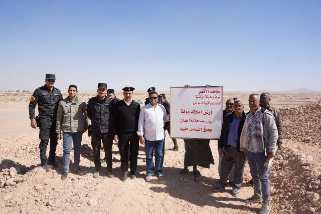 إزالة ٣ حالات تعدى على الأراضى بالزينية شمال الأقصر 