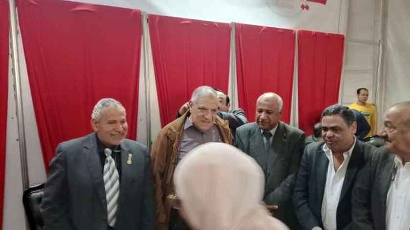 بالصور.. المهندس «إبراهيم محلب» يدلي بصوته في انتخابات نقابة المهندسين بالقاهرة