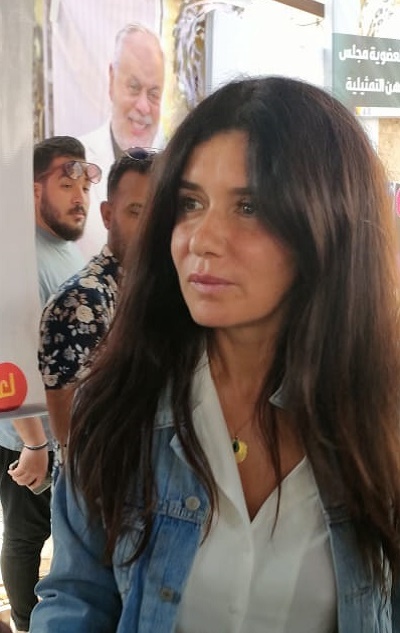 الفنانة غادة عادل ومحررة البوابة 