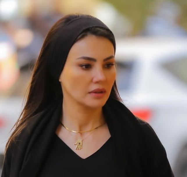 الفنانة دينا فؤاد