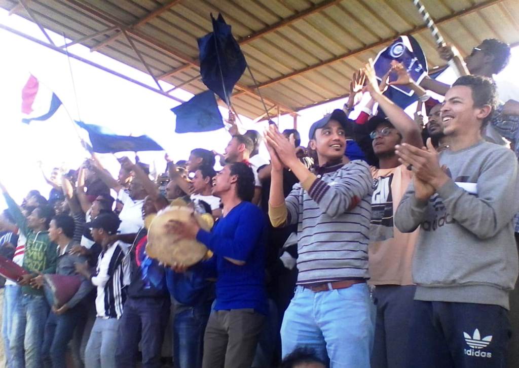 المحافظ يقدم التهنئة لأهالى أسوان بمناسبة صعود الفريق للدورى الممتاز