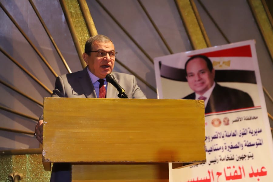 وزير القوى العامة يصل الأقصر ويسلم 2781  بوليصة تأمين للفئات الاكثر احتياجا