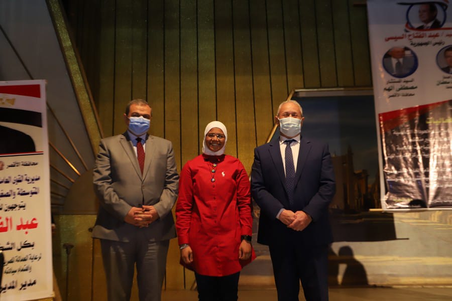 وزير القوى العامة يصل الأقصر ويسلم 2781  بوليصة تأمين للفئات الاكثر احتياجا