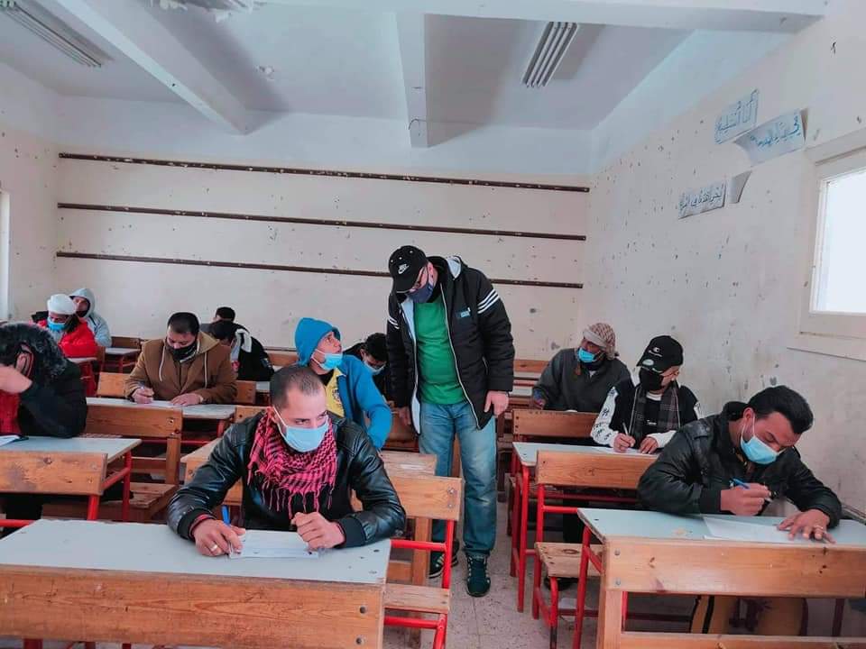 بدء امتحانات دورة ابريل لمحو الأمية وتعليم الكبار  بالبحيرة..صور