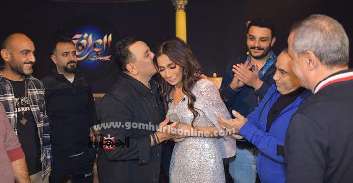 بسمة وهبة تنهار بالدموع اثناء تسجيل حلقة محمد فؤاد بسبب اولادها..