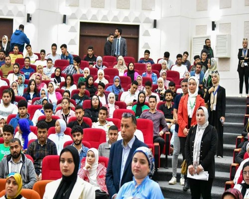 رئيس جامعة بنها يفتتح ندوة الابتزاز الإلكتروني بمقر العبور